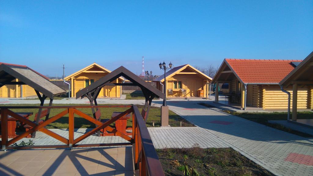 Tuzseri Palinka Tanya Экстерьер фото