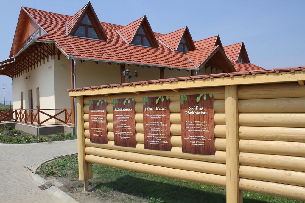 Tuzseri Palinka Tanya Экстерьер фото